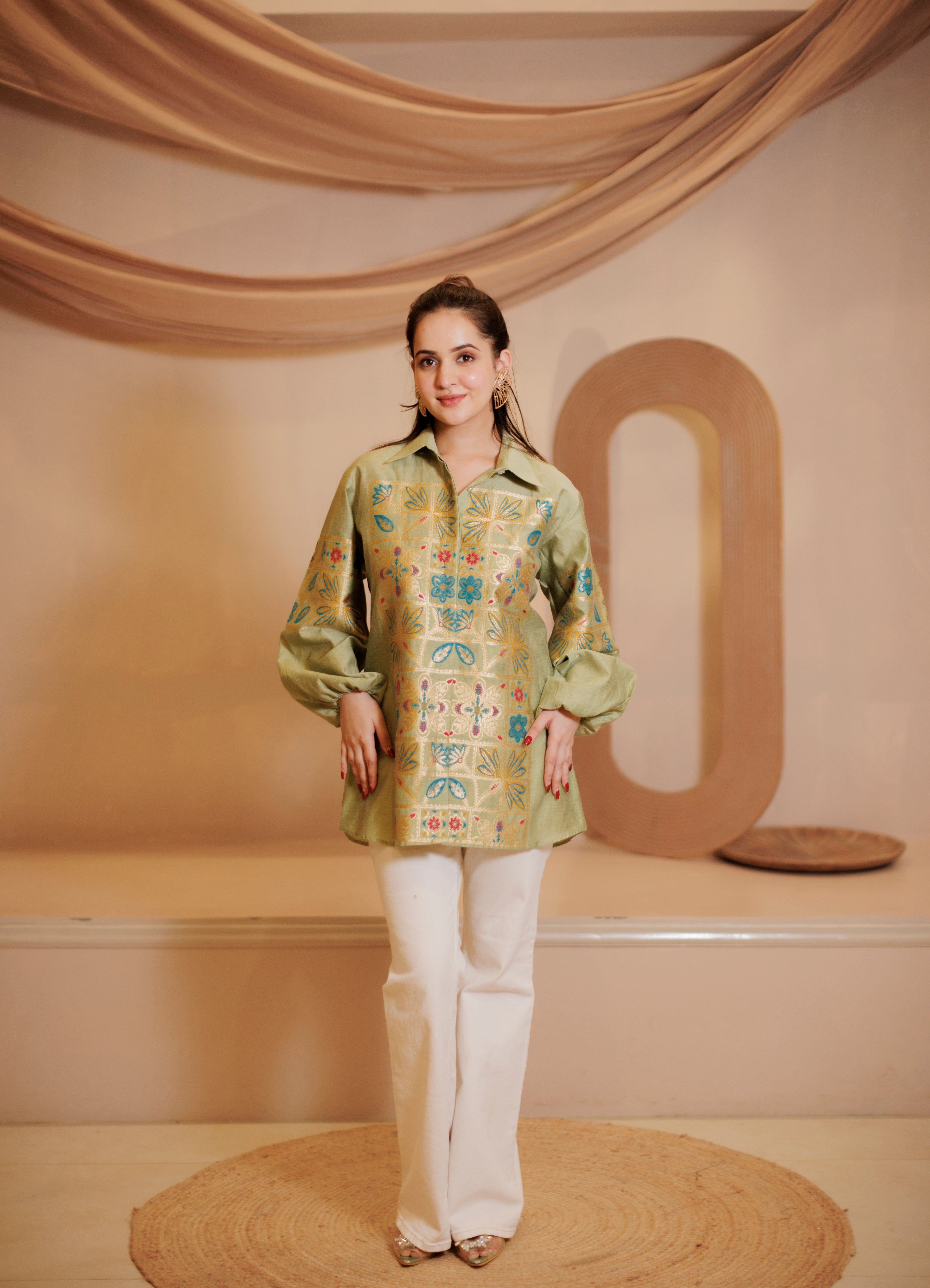 Stylish Collar Neck Ladies' Shirts In Pista Colur