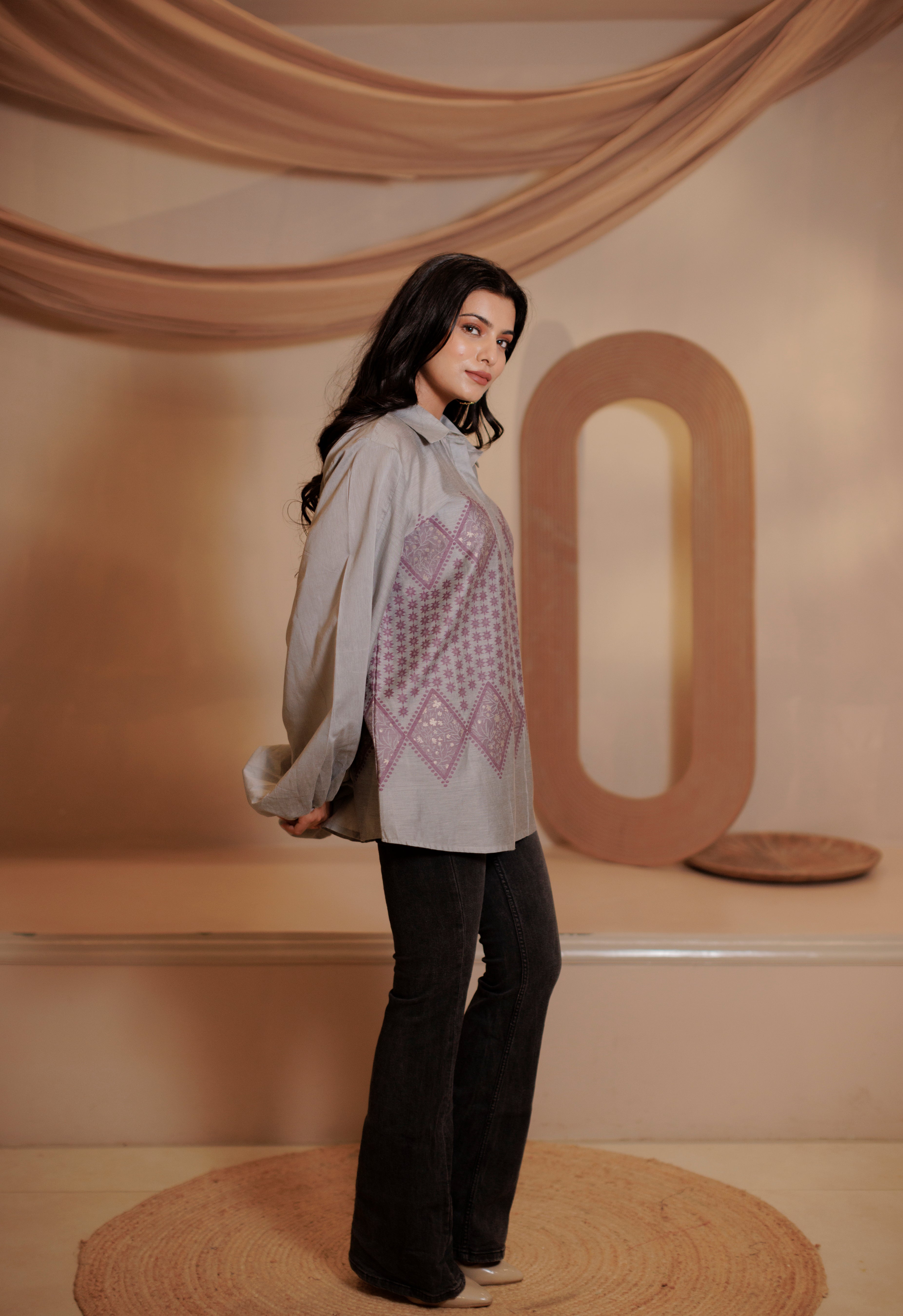 Stylish Collar Neck Ladies' Shirts In Grey Color