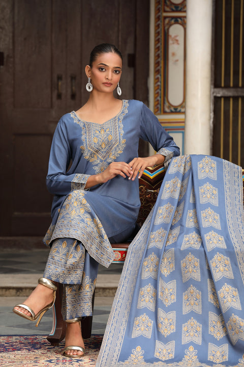 Elegant Blue Woolen Kurta Set with Intricate Embroidery