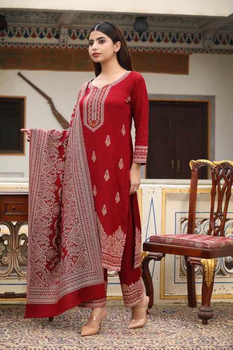Stylish Woolen Kurta Set with All-Over Embroidery – Maroon Shade