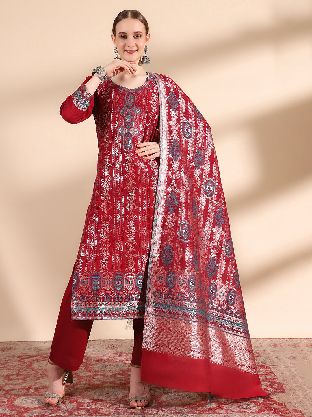 "Festive Flair: Sweetheart Neck Kurta Set in Luxurious Cotton Silk"