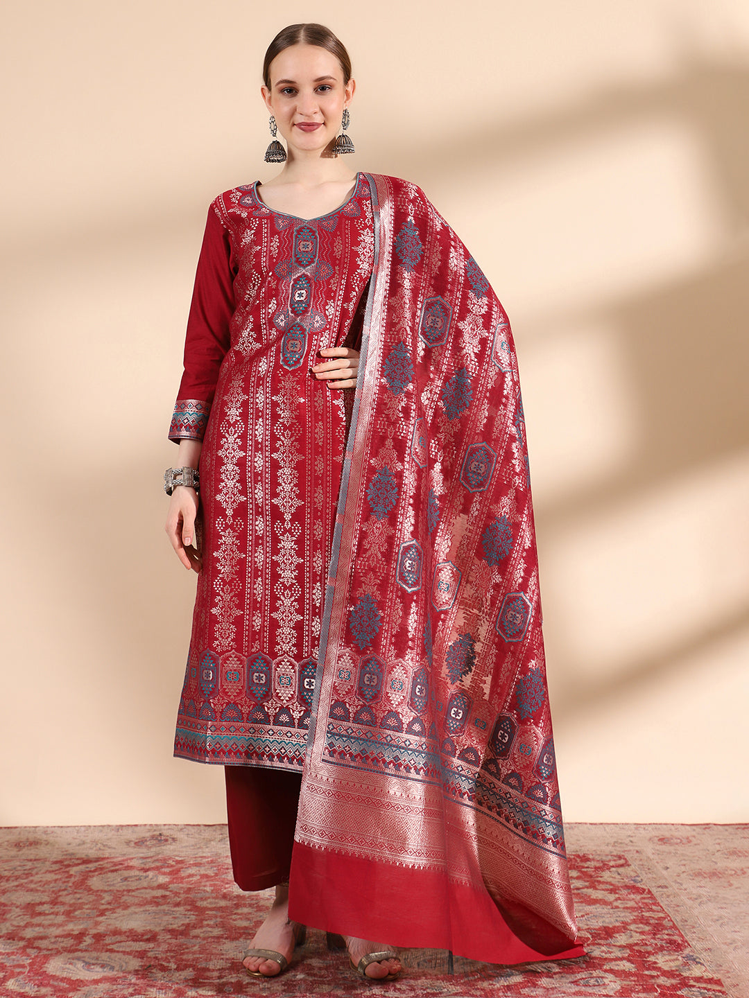 "Festive Flair: Sweetheart Neck Kurta Set in Luxurious Cotton Silk"