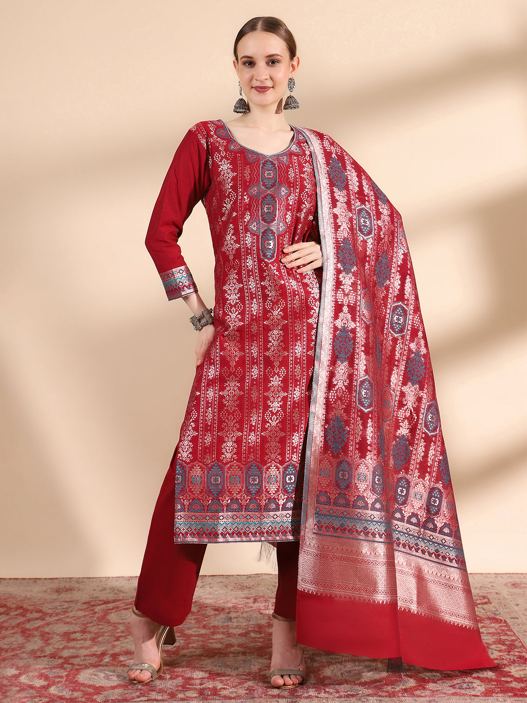 "Festive Flair: Sweetheart Neck Kurta Set in Luxurious Cotton Silk"